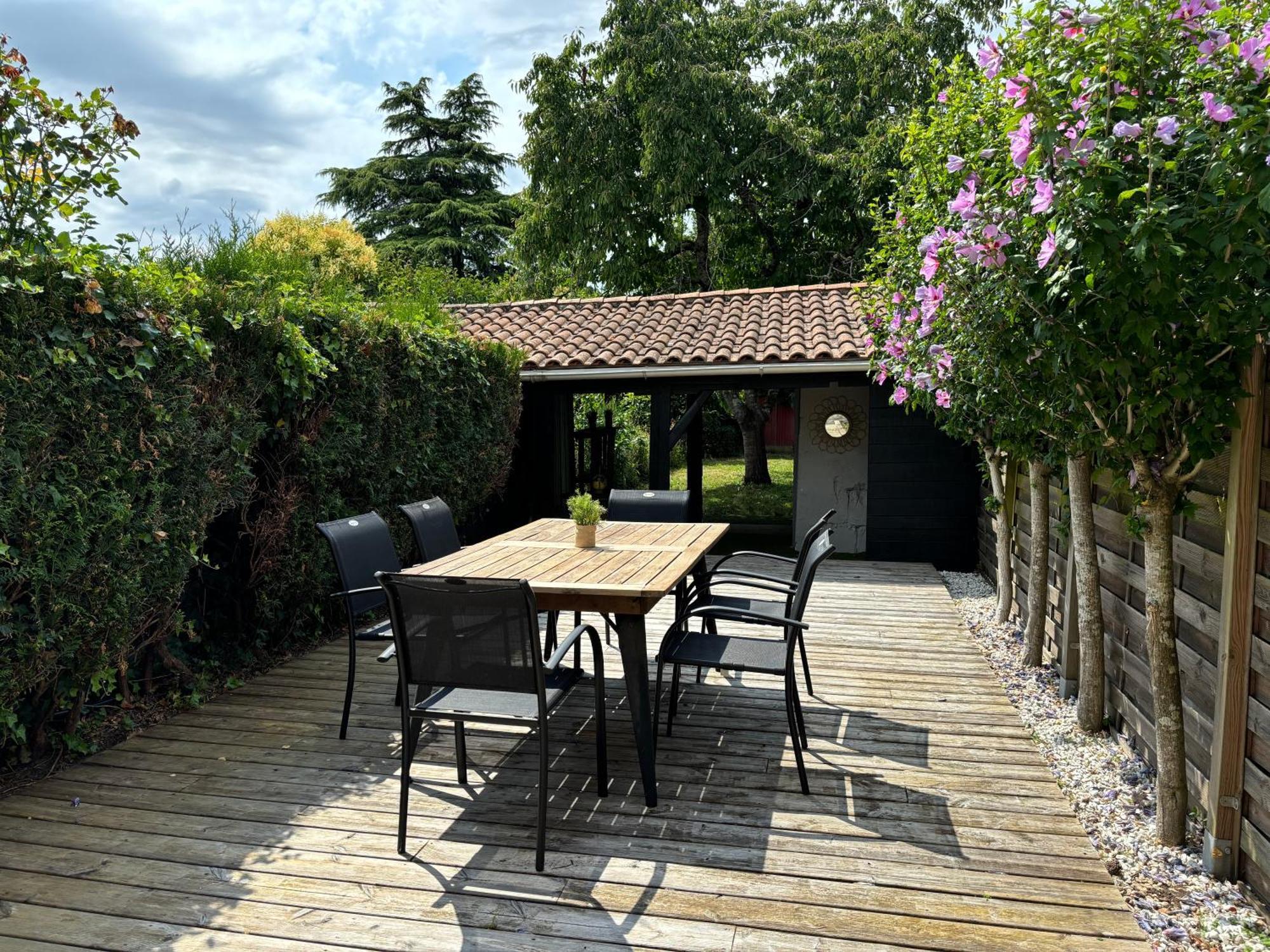 La Maison Du Parc, Charme Et Tranquillite Niort Dış mekan fotoğraf