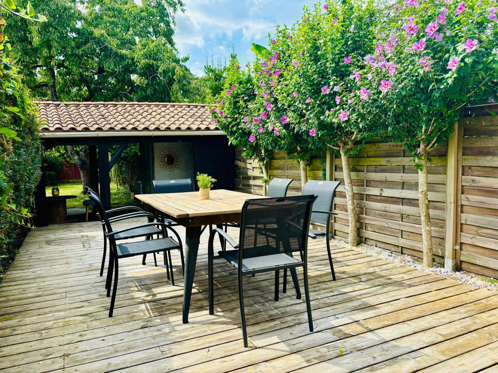 La Maison Du Parc, Charme Et Tranquillite Niort Dış mekan fotoğraf