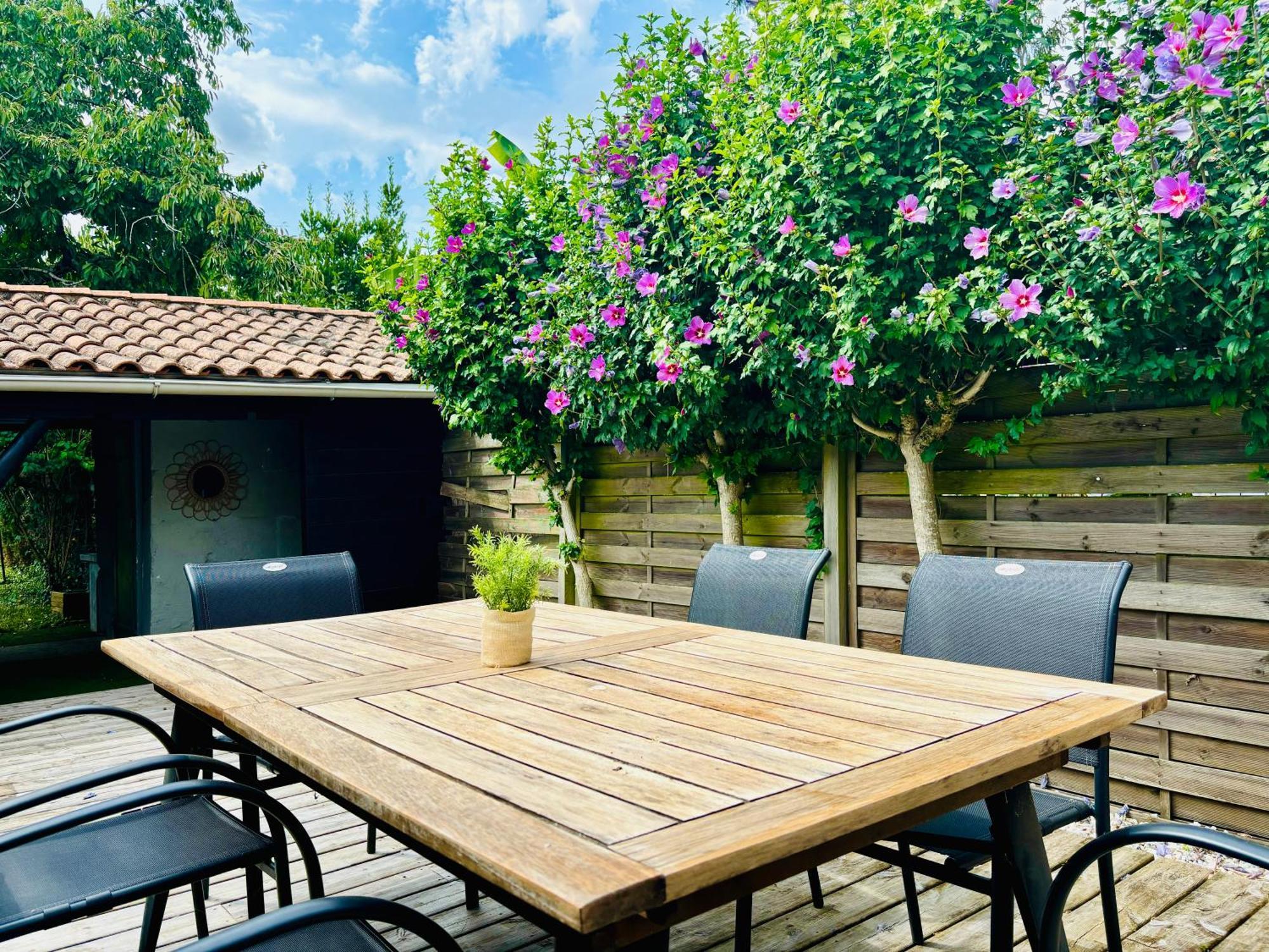 La Maison Du Parc, Charme Et Tranquillite Niort Dış mekan fotoğraf