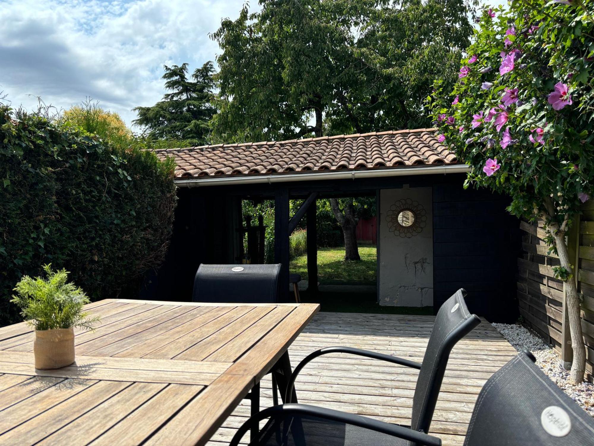 La Maison Du Parc, Charme Et Tranquillite Niort Dış mekan fotoğraf